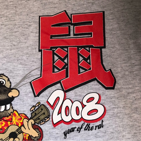 2008 Year of the Rat Hawaiian Ukulele & Slippahs - Gray Shirt - Large NWOT - Picture 7 of 13